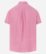 Camisa de hombre, corte regular, color rosado con textura jaspeada, cuello inglés, manga corta, bolsillo en el pecho y abotonadura frontal.