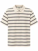 Remera polo de manga corta color beige, con diseño de rayas horizontales oscuras, cuello camisero y cierre frontal con tres botones. Marca Grego.