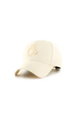Gorra de béisbol estructurada color beige, con visera curva y cierre ajustable. Presenta el logo de los Baltimore Orioles bordado en relieve en la parte frontal y el logo de la marca 47 en el lateral.