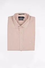 Camisa de manga larga Brooksfield con corte slim, confeccionada en tejido de algodón con elastano. Presenta cuello clásico, cierre frontal con botones y logo bordado en el pecho.