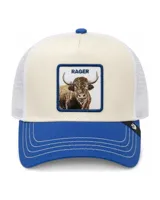Gorra trucker Goorin Bros de cinco paneles, con frente estructurado de color crudo, visera azul royal con costuras pespuntadas y malla trasera blanca. Cuenta con un parche frontal bordado que presenta la imagen de un toro y la palabra "Rager".