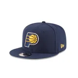 Gorro New Era 9Fifty de la NBA del equipo Indiana Pacers, color azul marino con logo bordado en amarillo.