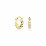 Par de aros tipo argolla Swarovski, bañados en tono oro, con circonias blancas engarzadas en la parte exterior.