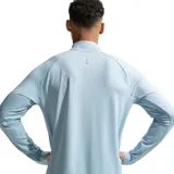 Buzo deportivo Nike de manga larga, color negro, con cuello alto y cierre frontal parcial. Presenta logo de la marca estampado en el pecho.