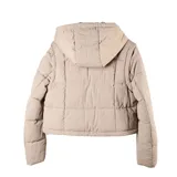 Campera multifunción modular de nylon matelaseado color taupe. Diseño versátil con sistema de cierres que permite transformarla en cuatro versiones: campera larga, campera corta, chaleco largo y chaleco corto. Cuenta con capucha desmontable, cierre frontal completo y bolsillos laterales.