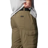 Pantalón convertible de senderismo color verde oliva, con diseño funcional que permite desmontar las perneras mediante cremalleras para convertirlo en short. Cuenta con cintura parcialmente elástica, cinturón integrado, bolsillos laterales, bolsillo de seguridad con cremallera y bolsillos cargo.