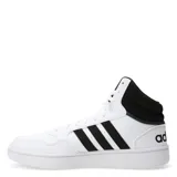 Championes de corte medio Adidas Hoops 3.0, de estilo urbano inspirado en el básquet. Presentan un diseño en color blanco con las icónicas tres tiras laterales en negro y cuello acolchado en contraste. Cuentan con cierre de cordones y suela de goma resistente.