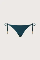 Calzón de bikini semivedetina color verde oscuro, con tiritas ajustables en los laterales y detalle de cuentas decorativas.