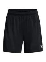 Short deportivo Under Armour de la línea Challenger, color negro, con cintura elástica y logo de la marca estampado en contraste en la pierna.