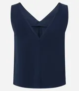 Musculosa de viscosa color azul marino, con escote en V y diseño sin mangas. Presenta un recorte vertical central y un corte recto.