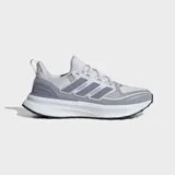Championes de running Adidas Ultrarun 5 TR, color gris con detalles en lila, diseñados para senderos con exterior impermeable y suela Adiwear con tacos para mayor tracción.