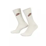 Medias Nike Everyday Essential Crew de caña alta, color blanco con el logo y el nombre de la marca bordados en marrón en la parte superior.