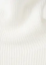 Chaleco de punto blanco de cuello alto y diseño recto, confeccionado con mezcla de acrílico, poliéster, poliamida y lana.