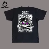 Remera negra de algodón con estampado trasero de Gengar, un personaje de Pokemon, dentro de un recuadro blanco con texto distorsionado.