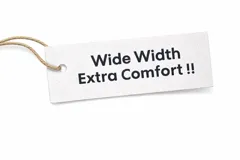 Sandalia de plataforma color azul marino, con taco alto cuadrado y tira frontal adornada con pedrería brillante en tonos azules. Incluye una tira ajustable con hebilla metálica en el tobillo.