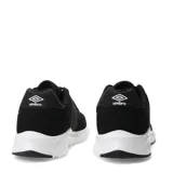 Championes urbanos Umbro modelo Volcan II, color negro con suela blanca. Presentan el logo de la marca en el lateral y en la lengüeta, con cierre de cordones y diseño deportivo.