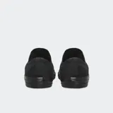 Championes Converse Chuck Taylor de caña baja, color negro.