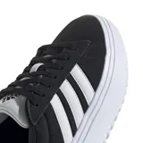 Championes adidas modelo Grand Court Platform, de diseño urbano con plataforma elevada. Presentan una capellada de color negro con las icónicas tres tiras laterales en blanco y suela de goma blanca con relieve.