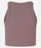 Blusa tipo crop top color verde oliva, confeccionada en tejido rib acanalado, con cuello halter y diseño sin mangas.