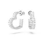 Par de aros tipo argolla Swarovski modelo Matrix, con forma de corazón y engaste pavé de cristales transparentes talla baguette sobre base con baño de rodio.