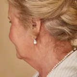 Aros colgantes de plata 925 con perlas de río.