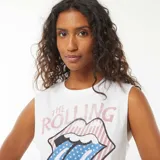 Camiseta sin mangas blanca con estampado del logo de la banda The Rolling Stones.