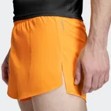 Short de running Adidas Adizero Essentials color naranja, con ajuste ceñido, cintura elástica con cordón y aberturas laterales en el dobladillo. Incluye calzoncillo interno de malla y tecnología AEROREADY para control de sudor.