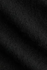 Cardigan corto de punto fino, con escote redondo, cierre frontal con botones y terminaciones acanaladas en puños y bajo.