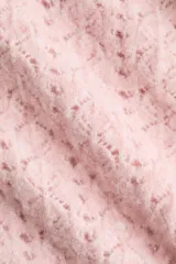 Buzo rosado de punto pointelle con lana, con diseño de hombros descubiertos, mangas largas y terminaciones acanaladas en escote, puños y ruedo.