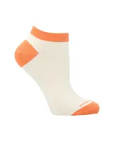 Medias cortas de algodón, color crema con detalles en naranja en el talón, la puntera y el puño elástico.