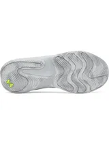 Championes Under Armour Lockdown 8, color gris con detalles en verde fluo. Parte superior de malla transpirable con superposiciones de cuero, entresuela de EVA y suela exterior de caucho macizo.