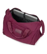Bolso deportivo tipo duffel de la marca Jansport, color bordó, con doble asa de mano y correa ajustable para hombro. Cuenta con cierre principal, bolsillo frontal con cierre y logo de la marca aplicado.