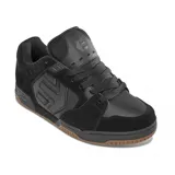 Championes Etnies Faze negros con suela marrón.