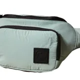 Riñonera color verde agua con cierre superior y bolsillo frontal con cierre.