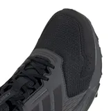 Championes de trekking Adidas Terrex Tracefinder 2, color negro con detalles en gris, confeccionados con malla transpirable y refuerzos sintéticos, con suela dentada de gran tracción.