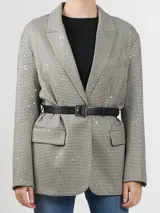 Blazer a cuadros con detalles de brillos plateados y cinturón negro.