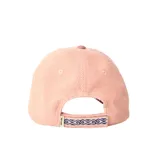 Gorra de visera curva confeccionada en pana, con diseño bicolor en tonos rosados. Presenta un parche rectangular frontal con el logo de la marca bordado.