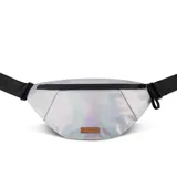 Riñonera reversible Cabaia, con un lado liso plateado iridiscente y un lado estampado. Tiene un compartimento principal con cierre y un bolsillo lateral pequeño. Se puede usar en la cintura o al hombro.