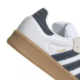 Championes Adidas Samba XLG, color blanco con detalles en gris y azul.