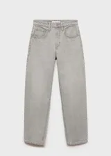 Jeans de tiro alto con diseño balloon y fit slouchy. Confeccionados en tejido de algodón estilo vaquero, cuentan con cierre de cremallera y botón, trabillas para cinturón y cinco bolsillos.
