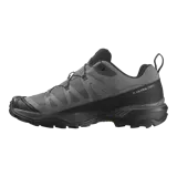 Championes de trekking Salomon X Ultra 360, de color negro y gris, con sistema de ajuste rápido de cordones Quicklace, suela Contagrip y tecnología Advanced Chassis para mayor estabilidad y protección en senderismo.