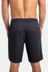 Short de baño O'Neill Scallop Cruzer color negro, con detalles de vivos rojos en la parte frontal y cordón ajustable en la cintura.