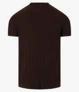 Remera slim de manga corta con cuello redondo, confeccionada en tejido de viscosa con textura de rayas verticales.