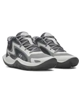 Championes Under Armour Jet 25 de color gris y blanco, diseñados con una parte superior de materiales mixtos para mayor durabilidad y transpirabilidad. Cuentan con un cuello acolchado, entresuela Micro G® para una amortiguación reactiva y suela exterior de goma resistente para un óptimo rendimiento en la cancha.