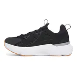Championes Under Armour modelo Infinite MVMNT, color negro con entresuela blanca y suela de goma color caramelo. Presentan un diseño de materiales mixtos con malla transpirable, tecnología de amortiguación UA HOVR+ y lengüeta de Ariaprene.