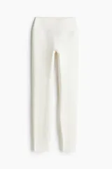 Leggings deportivas de tiro alto con cintura ancha, confeccionadas en tejido funcional suave y absorbente.