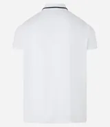 Remera tipo polo de hombre con mangas cortas, confeccionada en tejido técnico transpirable con tecnología Dry y tacto helado. Presenta cuello clásico con botones y detalle de contraste en el borde del cuello.