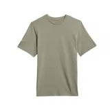 Camiseta color verde oliva de corte clásico, con logo de Adidas bordado en la manga izquierda.