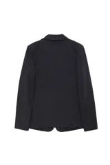 Blazer negro de corte recto y diseño oversize, con cuello de solapa, cierre frontal de dos botones y bolsillos con solapa en los laterales. Interior forrado.