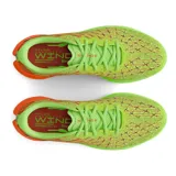 Championes de running Under Armour modelo Flow Velociti Wind, con tecnología de amortiguación Flow de una sola pieza y parte superior Warp para mayor sujeción y transpirabilidad. Diseño en colores verde neón y naranja con logo de la marca en negro.